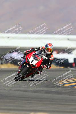 media/Jan-14-2024-SoCal Trackdays (Sun) [[2e55ec21a6]]/Turn 16 Set 2 (1125am)/